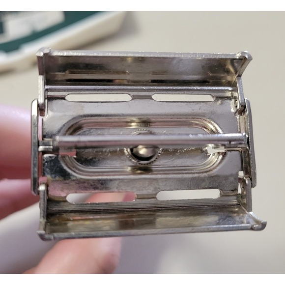 Vintage Schick Double Edge Safety Razor With Box and Directions Insert - Picture 9 of 9